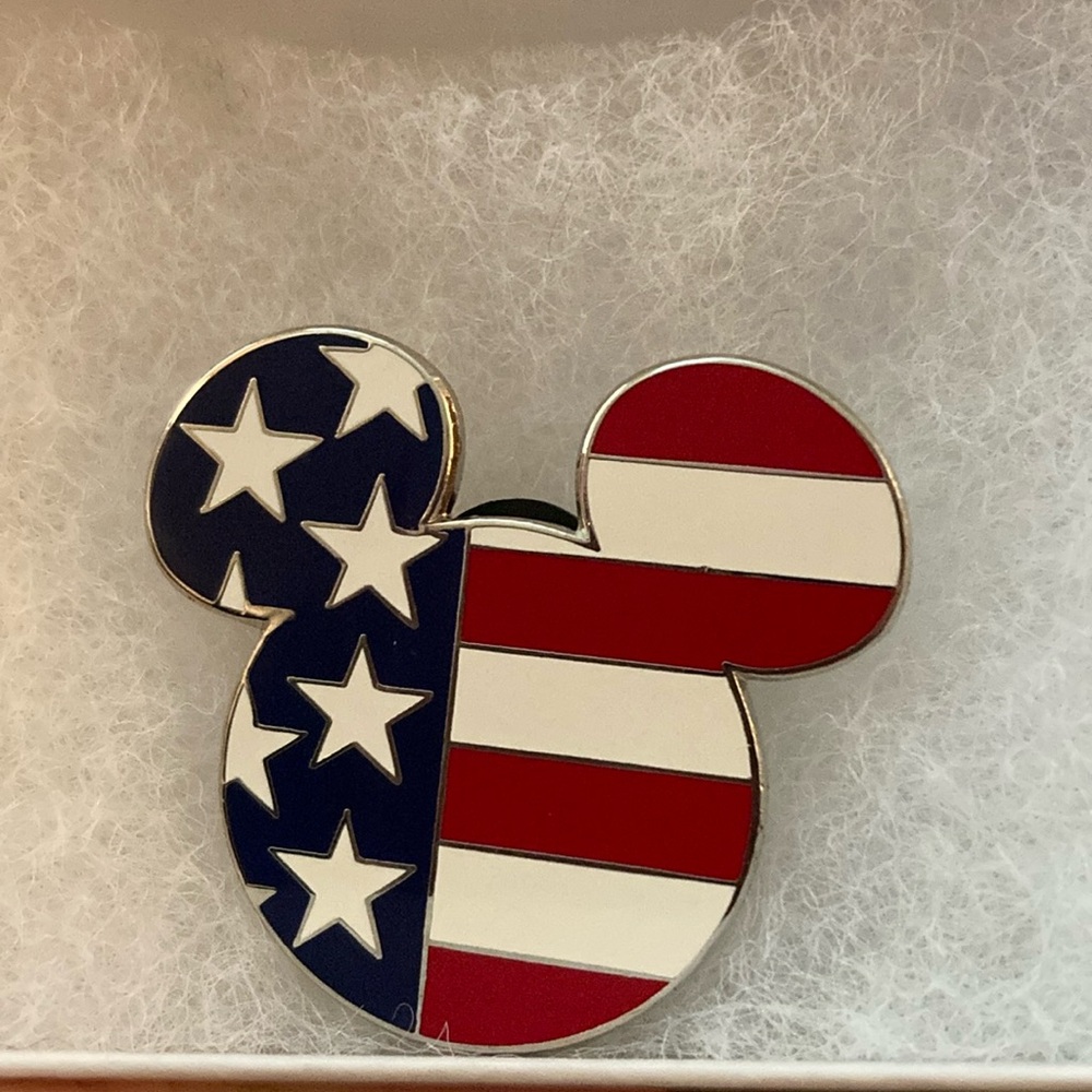 Disney Mickey Trading Pin Stars & Stripes GUC
